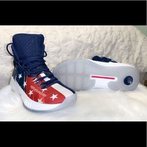 American Flag Bball shoes. Great condition!